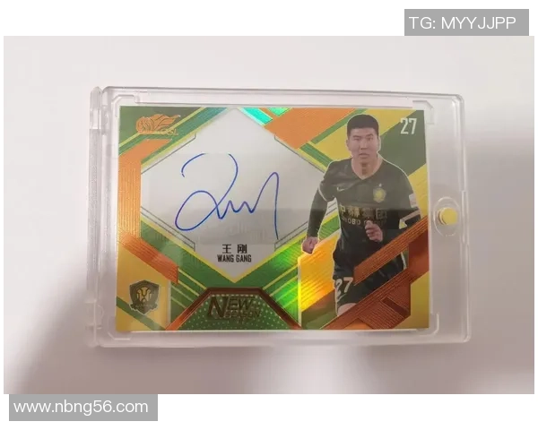 足球明星背后的超级粉丝揭秘他们如何影响球员的职业生涯与形象